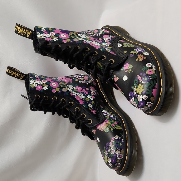 Dr. Martens 1460 Pascal Vintage Floral Leather Lace-up Black Boots (W Size 6) - Picture 4 of 12